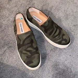 Steve Madden camo slip on sneakers 8